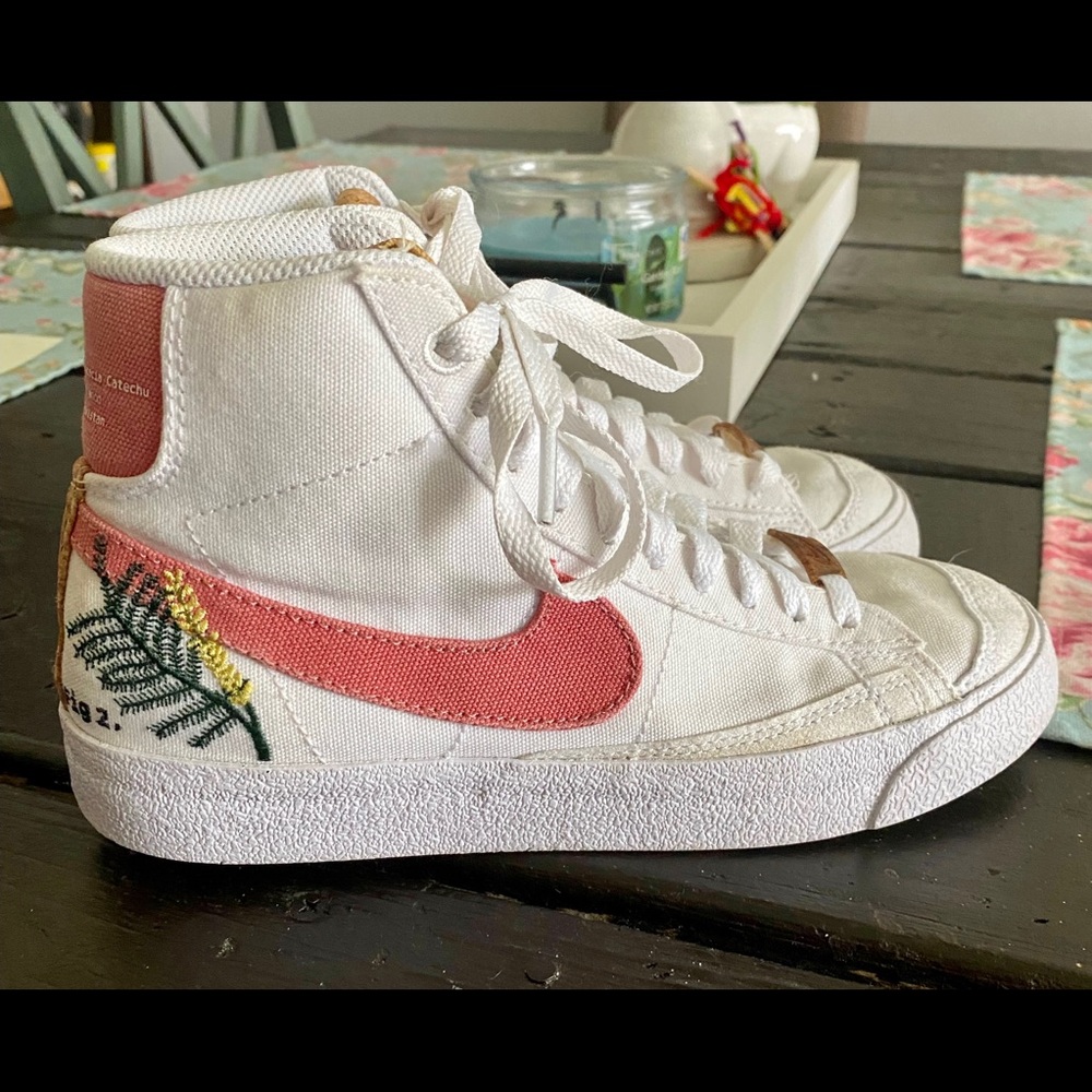 Nike catechu Blazers, size 5. Only worn a few times, really good condition.